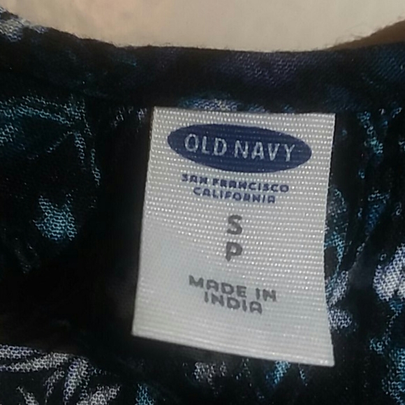 👕🔹 Size S; Old Navy Blouse - Picture 2 of 4